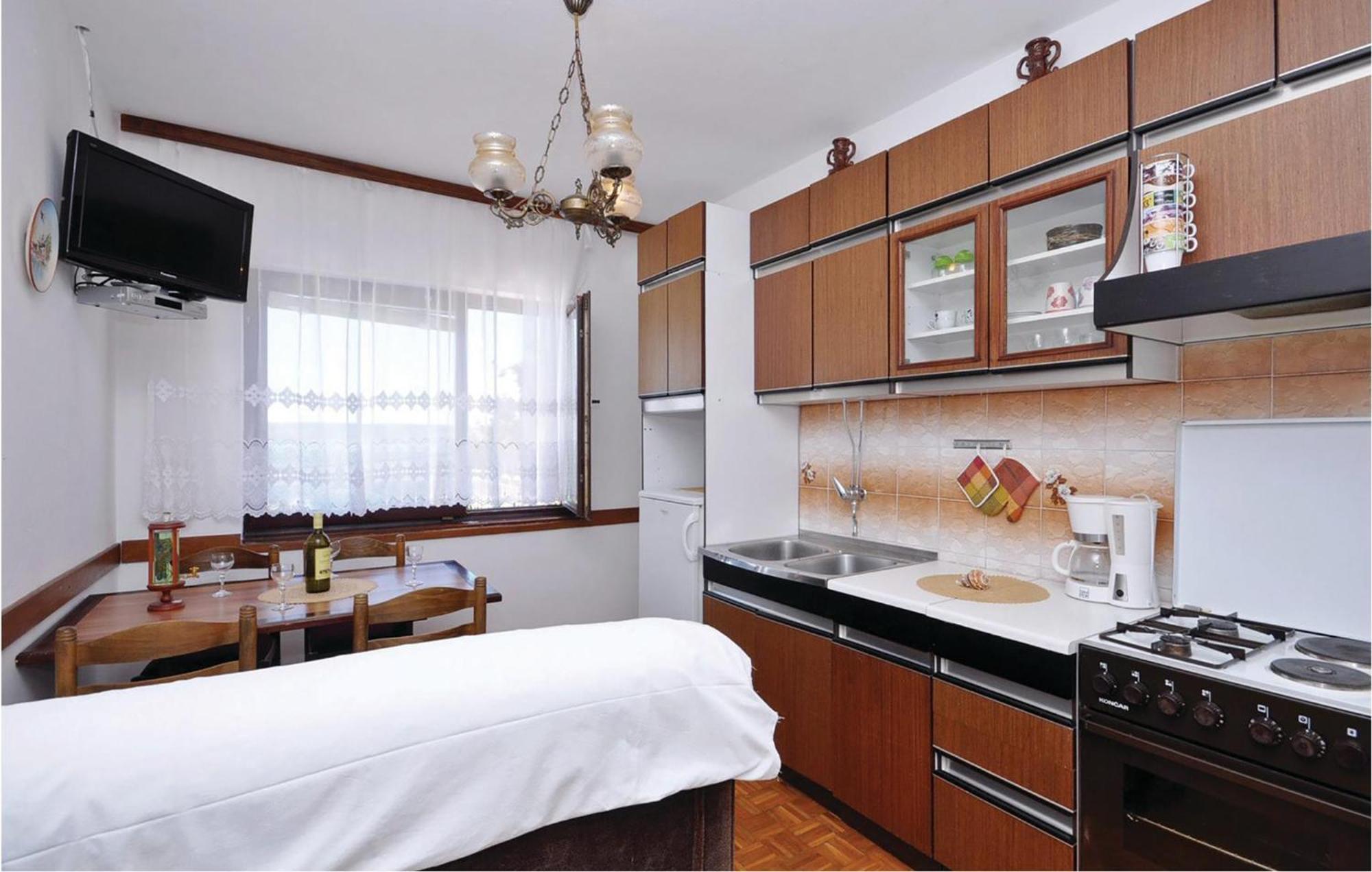 2 Bedroom Lovely Apartment In 스타리그라드 파클레니차 외부 사진